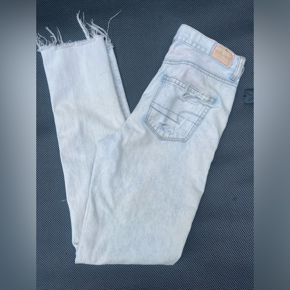 American Eagle Size 4 Bleached Mom Jeans